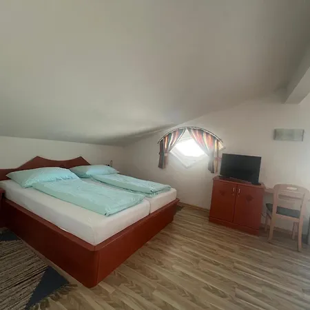 Theresa Капрун