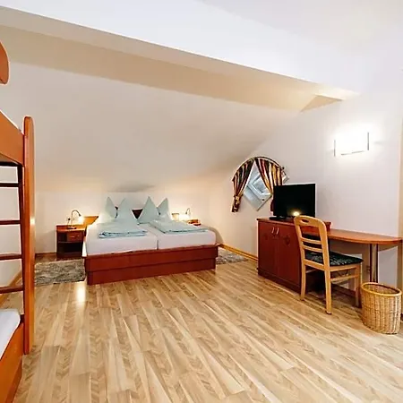 Aparthotel Theresa 3*